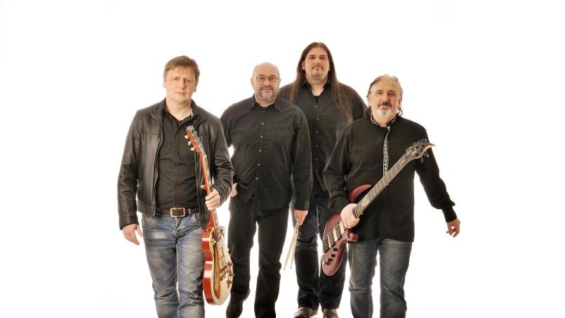 Die vier Musiker von Zepp-In sind wieder einmal im Gasthaus Zum Hirschen in Königstein zu Gast. Bild: Altstadtatelier/exb