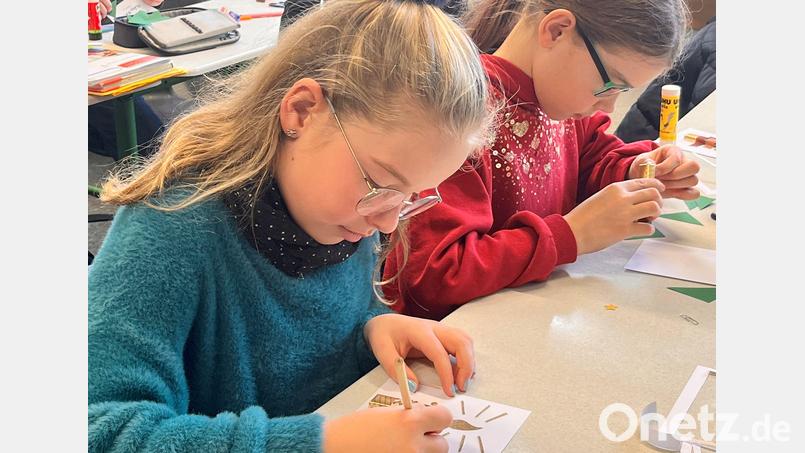 Mit viel Liebe machten sich die Schüler an die Arbeit. Bild: Christiane Krämer/exb