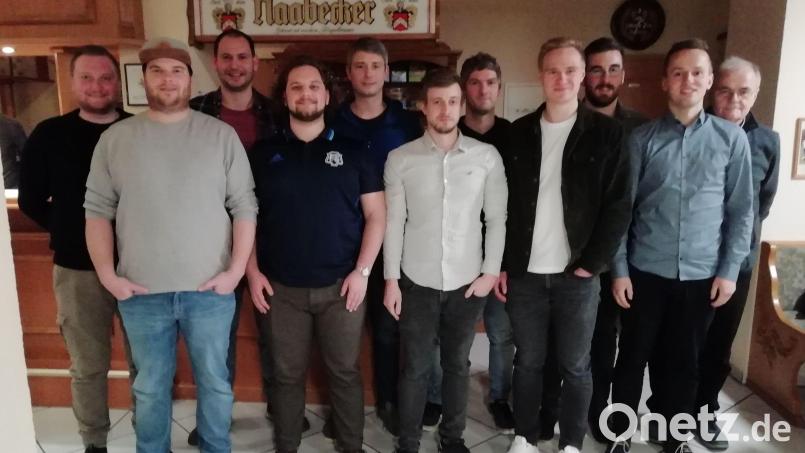 Neuwahlen stehen beim 1. FC Schmidgaden auf der Tagesordnung. Das Bild zeigt (von links) Christian Meier, Florian Leitermann, Alexander Schmidl, Elias Hien, Thomas Zinger, Alexander Spindler, Manuel Polleti, Simon Böhm, Lukas Prem, Martin Bauer und Josef Schimmer. Bild: Martin Bauer/exb