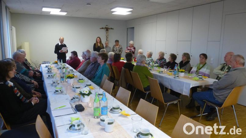 Das Kaltenbrunner Generationencafé feiert das 50-jährige Bestehen, mit einer ganz besonderen Kaffeerunde. Älteren Menschen Freude bereiten und Stunden der Gemeinschaft schenken sieht das Leitungsteam des &quot;Generationencafès&quot; als Auftrag. Bild: bk