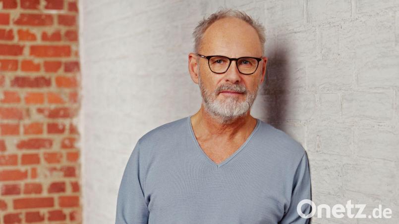 Reinhold Beckmann kommt für eine Lesung in die Amberger Buchhandlung Rupprecht. Bild: Steven+Haberland/exb