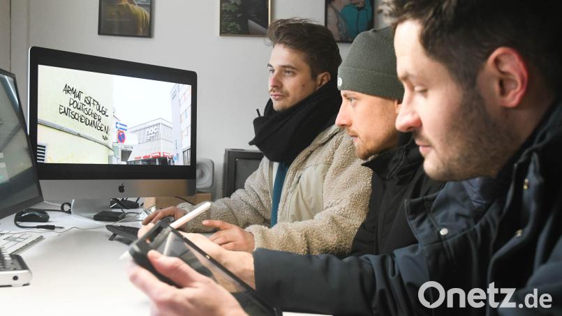 Michael Kutscher, Benjamin Kahnes und Valera Westfal (von links) haben ein Rap-Video zum Thema Armut produziert und wollen damit junge Leute sensibilisieren und zu Spenden für die Tafel aufrufen. Bild: Gabi Schönberger
