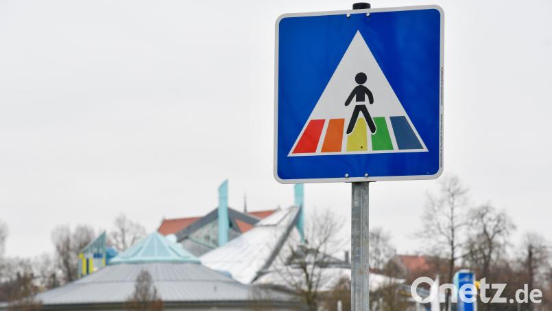Der Regenbogen gilt als Symbol für Hoffnung, Frieden und Vielfalt. Seinen Farben ist ein eigenes Schild gewidmet. Bild: Petra Hartl