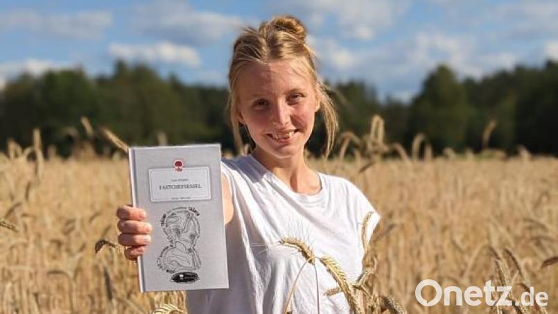 In diesem Jahr ist Winklers Buch &quot;FASTCHEFSESSEL. Life is a Story&quot; erschienen. Es ist ihr mittlerweile fünftes Werk. Ein neues ist bereits in Arbeit. Bild: Luna Winkler