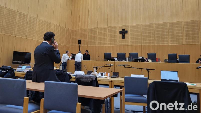 Der 54-jährige Angeklagte verließ am Montag als freier Mann den Gerichtssaal. Der Haftbefehl gegen ihn wurde ohne weitere Auflagen außer Vollzug gesetzt. Bild: Wolfgang Würth