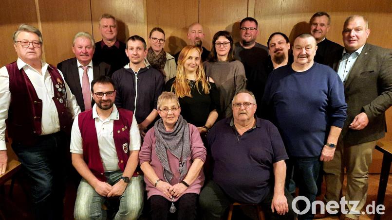 In der Jahreshauptversammlung wählen die Mitglieder des Schnupferclubs Latsch ihre Führungsriege. Bild: R. Kreuzer