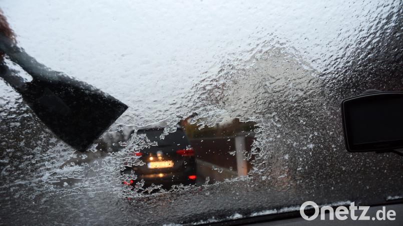 Aufgrund von Blitzeis kann es am Mittwoch laut Deutschem Wetterdienst zu gefährlichen Situationen kommen. Bild: Gabi Schönberger