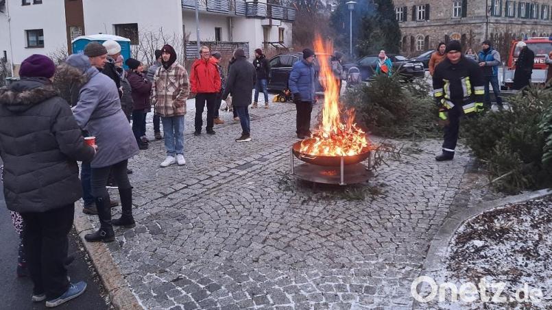 Zum Christbaumverbrennen hatte die Junge Union Ebnath eingeladen. Bild: soj/exb