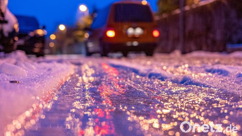 Der Präsenzunterricht an allen Schulen in Stadt und Landkreis Regensburg fällt nach einer Warnung vor Eisregen am Mittwoch, 17. Januar, aus. Bild: Armin Weigel