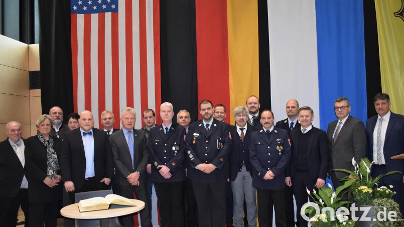 Dank und Anerkennung ging beim Neujahrsempfang der Stadt an eine Reihe von Mitbürgern, die sich um verschiedene Belange verdient gemacht haben und ausgezeichnet wurden. Bild: rgr