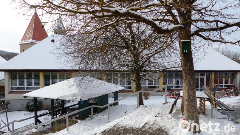 In ein Gebäude am Klosterberg, in dem derzeit die Kastler Volksschule untergebracht ist, soll wenn es wieder frei ist, ein Teil des Kastler Kindergartens ausgelagert werden. Bild: jp