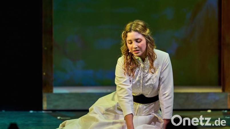 Carina Krämer spielte in &quot;Effie Briest&quot; die Hauptrolle. Unter anderem trat sie mit diesem Stück in Südkorea auf. Für die 30-Jährige eines ihrer Karriere-Highlights. Bild: Markus Keck/exb