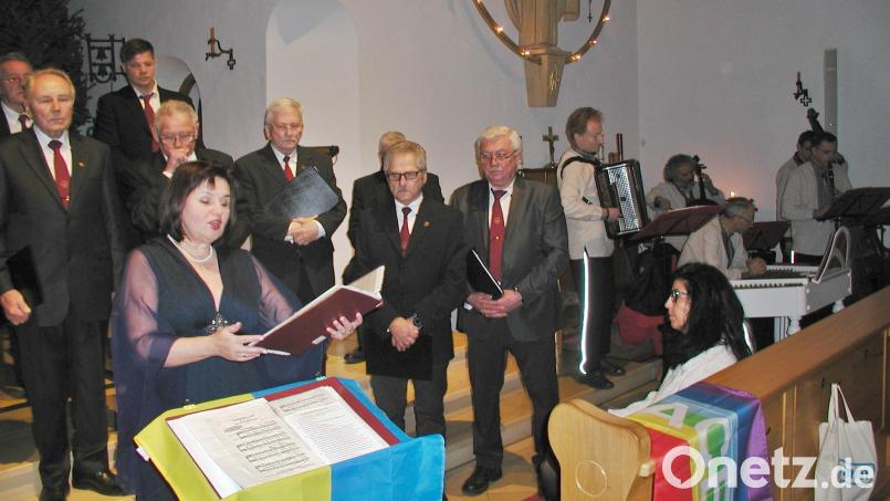 Auch Max Reger stand auf dem Programm: Olha Fenyuk interpretierte mit Begleitung von &quot;Wyssokij Samok&quot; sein bekanntestes Lied &quot;Maria sitzt am Rosenhag&quot;. Bild: ld