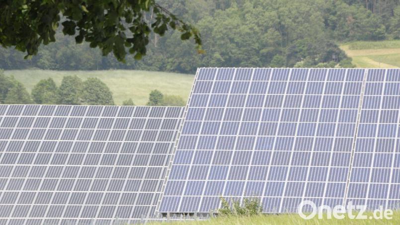 In den Gemarkungen der Hirschauer Ortsteile Weiher und Ehenfeld wollen insgesamt sechs Investoren Freiflächen-Photovoltaikanlage errichten. Noch liegt aber kein endgültiger Beschluss des Hirschauer Stadtrats vor. Symbolbild: Alexander Unger