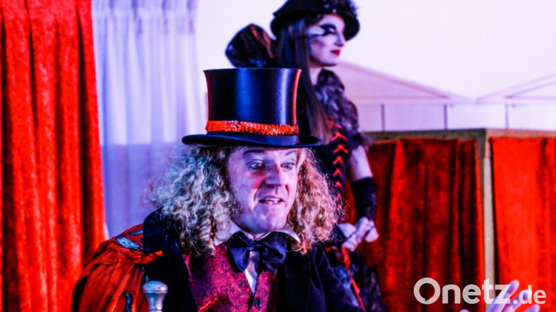Das Ovigo-Theater bietet das Krimidinner "Spektakuläre Freakshow des Mr. Gonzalez" am 16. Februar im Emil-Kemmer-Haus. Bild: Forian Wein/exb