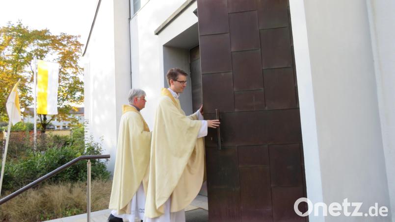 2019 öffnete sich für Pfarrer Thomas Kopp die Tür zur Pfarrkirche Heilige Familie in Altenstadt/WN. Ab September wird er auch Hausherr in St. Georg in Neustadt/WN. Bild: adj
