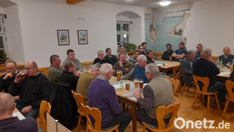 Zahlreiche Mitglieder verfolgten im Kooperatorenhaus die Ausführungen der Vereinsleitung. Bild: Michael Vollath/exb