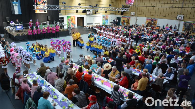 In der Mehrzweckhalle Mitterteich steigt am 28. Januar der 44. Seniorenfasching der Stadt. Das Foto entstand im vergangenen Jahr. Archivbild: jr