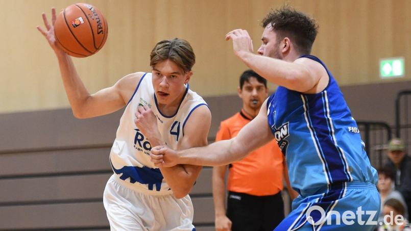 Rene Deinlein (links, im Spiel gegen Neumarkt) in Aktion: Der Weidener steuerte 2 Punkte zum Sieg seiner Mannschaft in Heroldsberg bei. Bild: G. Büttner