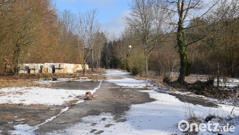 Der Campingplatz am Stausee wird in ein &quot;Trausnitz Camping Resort&quot; mit Ferienhäusern umgestaltet.Die ersten Baumaterialien wurden bereits angeliefert. Mit einem Baubeginn ist in Kürze zu rechnen. Bild: bnr