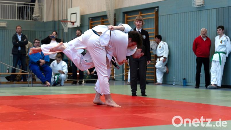 Die U18-Judoka kämpften in Tiefenbach um den Gewinn der Oberpfalzmeisterschaften. Bild: Daniel Kellner/exb