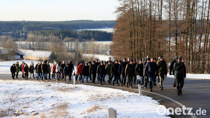 Seit dem Dreißigjährigen Krieg Krieg pilgern Mitglieder der katholischen Pfarrei Parkstein nach Kirchendemenreuth. Bild: Ewalt Köstler/exb