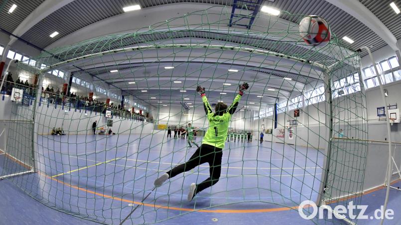 Fest in der Hand der Nachwuchsfußballer ist am Wochenende die Sporthalle am Schnellweiher in Vilseck. Archivbild: Hubert Ziegler