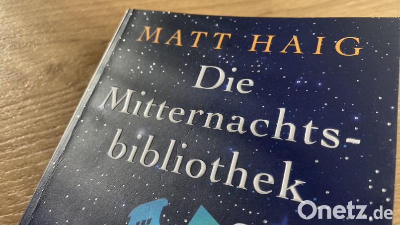 In der Mitternachtsbibliothek – einem Ort zwischen Raum und Zeit – bekommt die Protagonistin des Buches die Möglichkeit Entscheidungen in ihrem Leben zu überdenken. Bild: kmo