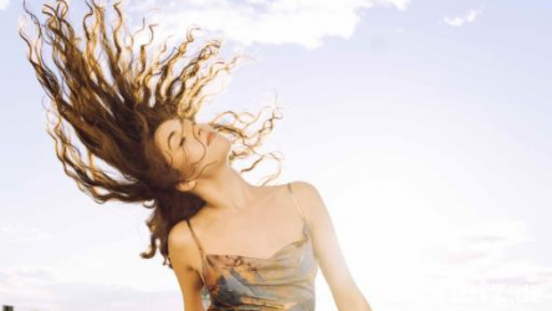 Sunset Balcony mit Laura Bild: Kulturwerkstatt/exb