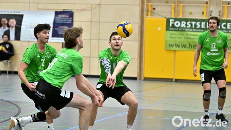 Gelungene Ballannahmen werden nicht reichen, wenn der VC DJK Amberg am Samstag in Dachau antritt. Die Vilsstädter sind klarer Außenseiter und müssen daher einen Sahnetag erwischen, wenn sie für eine Überraschung sorgen wollen. Archivbild: Hubert Ziegler