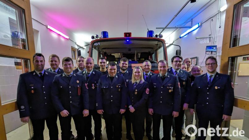 Mit einer leicht veränderten Vorstandsriege bereitet sich die Feuerwehr Poppenreuth auf die Fahrzeugsegnung und die 150-Jahrfeier im Sommer vor. Bild: Feuerwehr Poppenreuth/exb