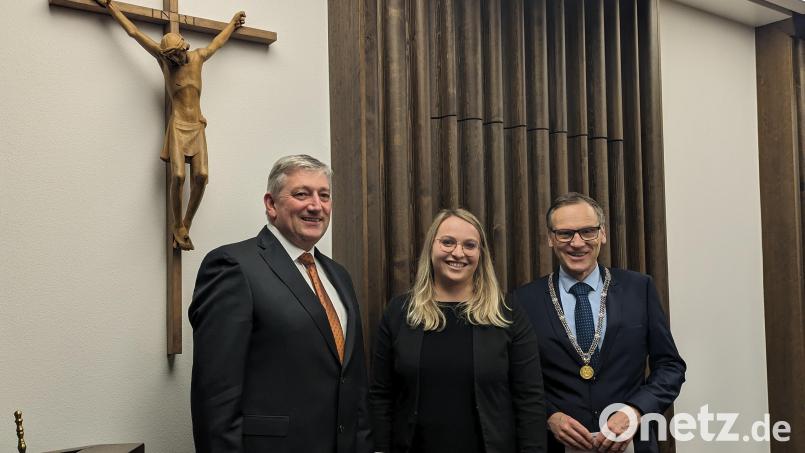 Bürgermeister Bernd Sommer (rechts) zusammen mit Zweitem Bürgermeister Markus Scharnagl und Dritter Bürgermeisterin Katja Bloßfeldt. Bild: pz