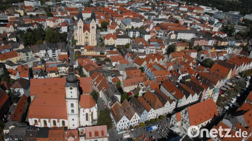 Der Stadtrat Weiden verabschiedet den Haushalt 2024. Luftbild: Michael Ascherl