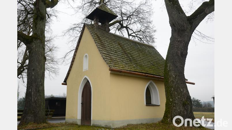 Das Schindeldach der Kapelle in Lohma muss erneuert werden. Der Kostenaufwand wird derzeit auf 20.000 Euro geschätzt. Bild: bey