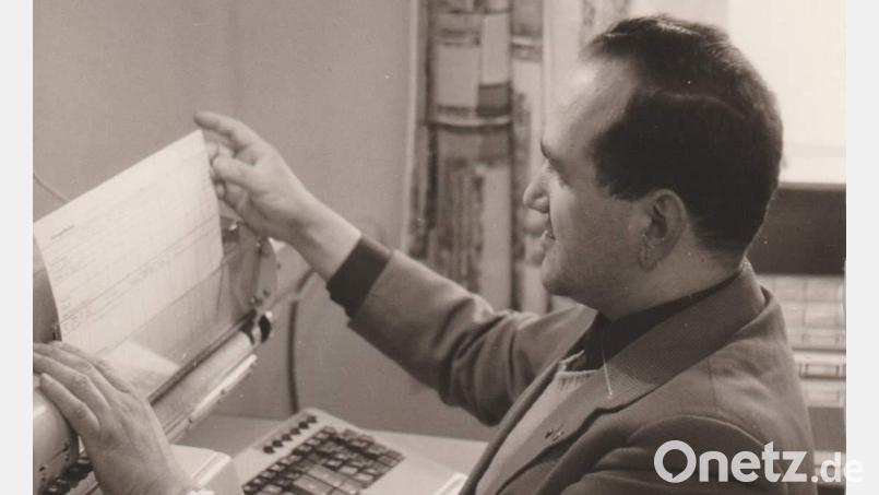 Nahezu fünf Jahrzehnte war das Kürzel „fl“ ein Markenzeichen für schnelle, ausführliche und objektive Berichterstattung in der Amberger Zeitung. Hans Fleischmann schrieb die Artikel mit der Schreibmaschine. Die Kuverts mussten damals irgendwie schnellstmöglich nach Amberg gebracht werden. Bild: Archiv Schulz