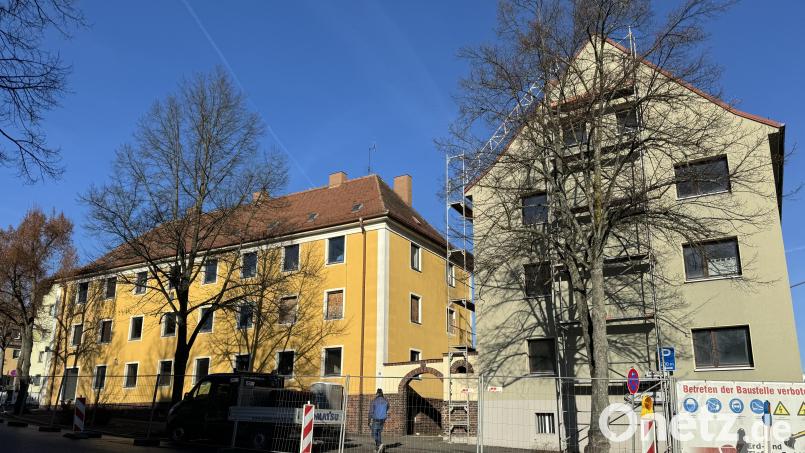 Diese beiden Häuser verschwinden bis März aus dem Stadtbild. Bild: Matthias Bäumler/fph