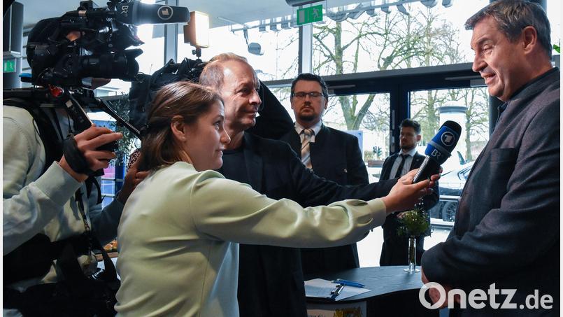 Groß war das Medieninteresse am Festakt anlässlich des fünfjährigen Bestehens des Bayerisches Landesamts für Pflege. Ministerpräsent Markus Söder (rechts) war zu Gast. Bild: Stephan Huber