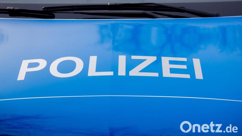 In der Hirschberger Straße in Marktredwitz wurde ein schwarzer Ford Fokus angefahren. Symbolbild: Christoph Soeder/dpa