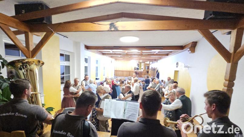 Egal, ob Solisten oder Gruppen, im Gasthof goldener Engel sind Musiker willkommen. Und wenn es der Platz erlaubt, auch Tänzer. Bild: Stefanie Schrembs/exb