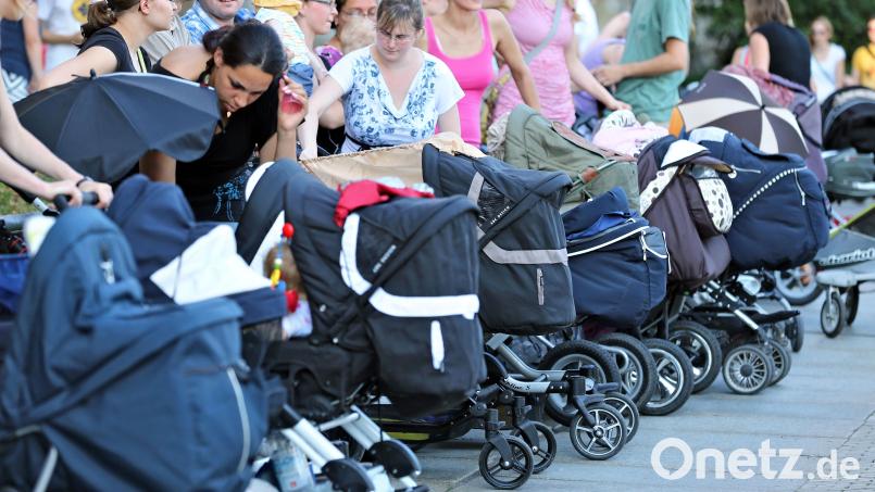 Entgegen früherer Prognosen wird die Bevölkerungszahl in der Oberpfalz weiter steigen. Symbolbild: Jan Woitas/dpa