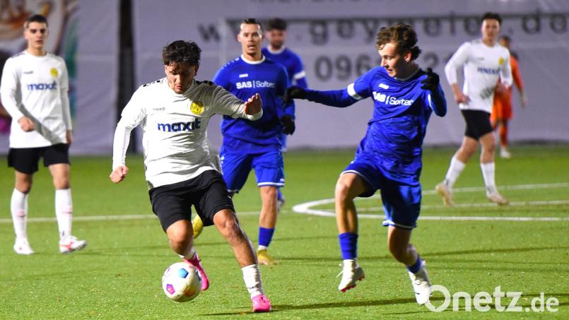 Die SpVgg SV Weiden (Szene aus der Partie gegen die U23 der SpVgg Bayreuth) bestreitet am Dienstag das nächste Vorbereitungsspiel gegen den SC Luhe-Wildenau. Archivbild: G. Büttner