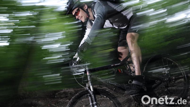 Die Bikeschaukel Fränkische Schweiz soll Mountain- und Gravel-Bikern ein Netz ausgewiesener Wege anbieten. Symbolbild: Tobias Hase/dpa