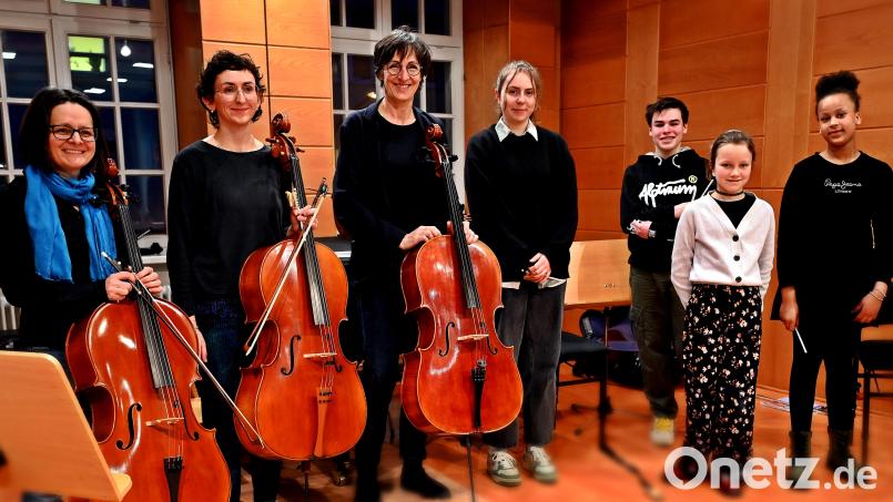 Ein gelungener Abend, den die jungen Musiker der Franz-Grothe-Musikschule in Weiden mit Celloklängen gestalteten. Bild: R. Kreuzer