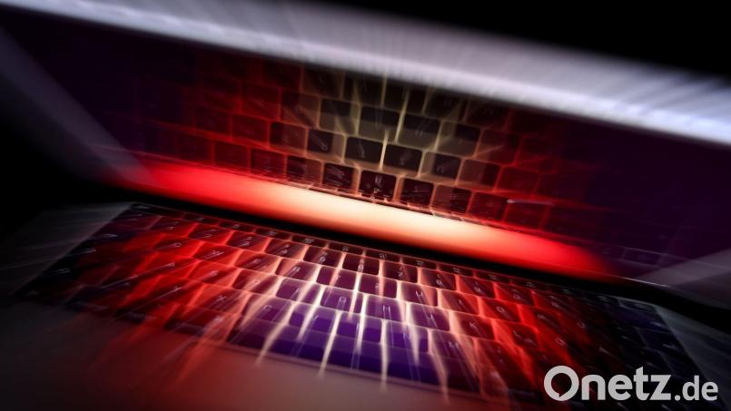 Um den Forschungsstandort Bayern zu sichern, setzt die bayerische Staatsregierung zukünftig verstärkt auf Künstliche Intelligenz (KI). Symbolbild: Karl-Josef Hildenbrand/dpa