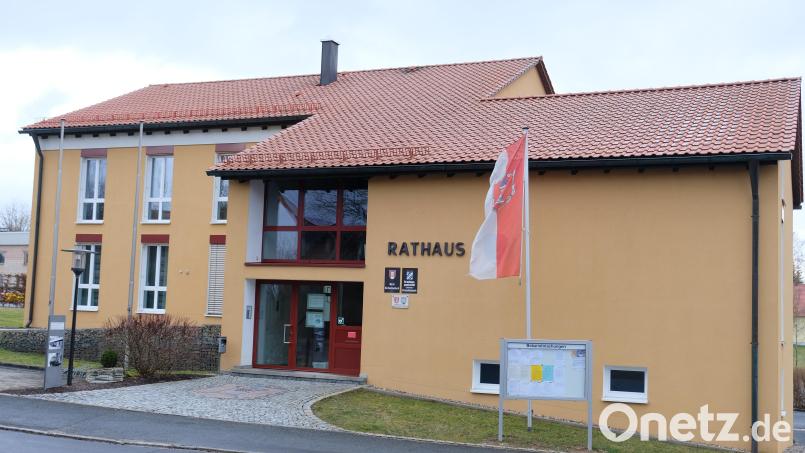 Die digitalisierte Kirchenthumbacher VG-Zentrale belastet den VG-Haushalt jährlich mit 115.000 Euro. Hintergrund sind steigende Kosten für die EDV und höhere Kosten für Lizenzen und die Programmpflege. Weitere Ausgaben entstehen durch die geplanten Büromodernisierungen und hohe Versicherungsbeiträge gegen Schäden durch Cyberattacken. Bild: do