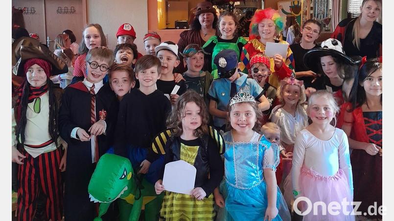 Nicht nur bei der Maskenprämierung hatten die Gäste des Kinderfaschings in Neusorg ihren Spaß. Bild: SV Neusorg/exb