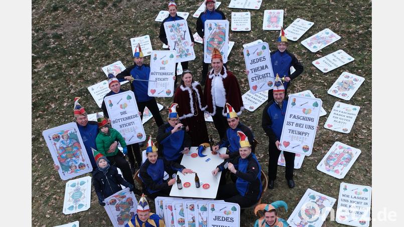 &quot;Jedes Thema sticht&quot; – so lautet das Motto des Münchenreuther Schlüsselclubs für die heiße Faschingsphase. Vieles dreht sich rund ums Schafkopfspiel. Bild: Bernhard Eckstein/exb