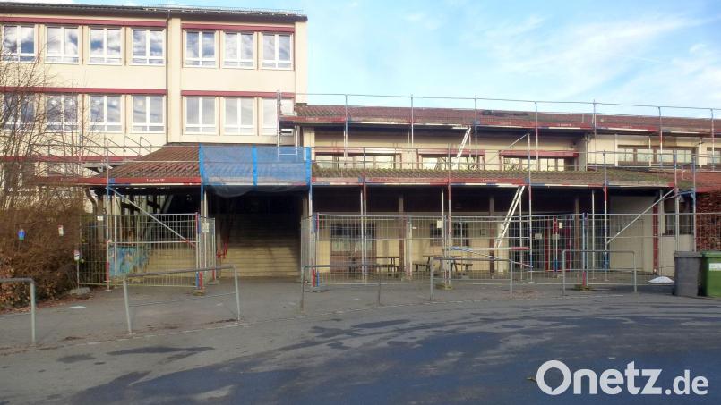 Die Finanzierung der Sanierung der Dr.-von-Ringseis-Grundschule bereitet dem Marktrat von Schwarzhofen Sorgen. Unvorhergesehene Reparaturen treiben die Kosten in die Höhe. Bild: mad