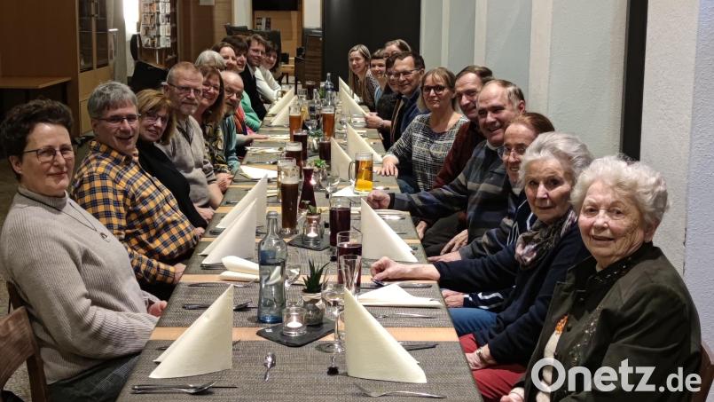 Zu einem Mitarbeiter-Abend mit Essen hatte die evangelische Kirchengemeinde Waldsassen ins Haus St. Joseph eingeladen. Bild: Evangelische Kirchengemeinde Waldsassen/exb