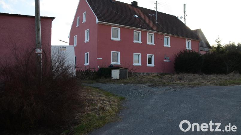 Auf dem Gelände des Einödhofes Weißenreuth (Bild) soll der Gnadenhof Fränkische Schweiz eine neue Bleibe finden. Um allen Anforderungen gerecht zu werden, sind auch Neubauten erforderlich. Bild: ak